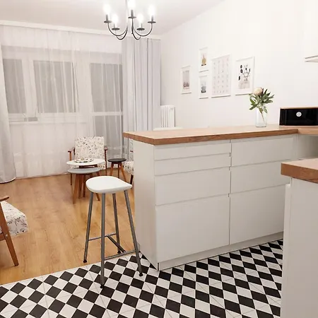 Hej! Jarzebskiego Apartment *