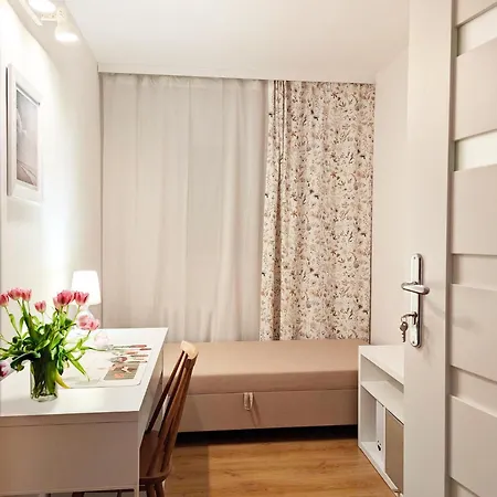 Hej! Jarzebskiego Apartamento Varsóvia