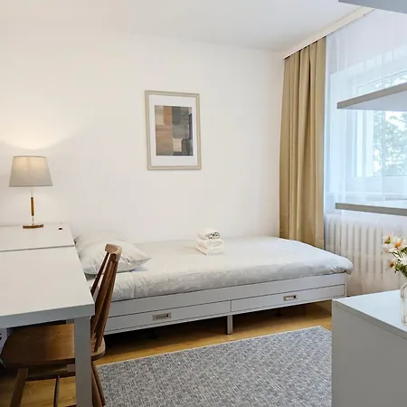 Hej! Jarzebskiego Apartamento Varsóvia